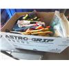 Image 1 : Box of Assorted Gloves
