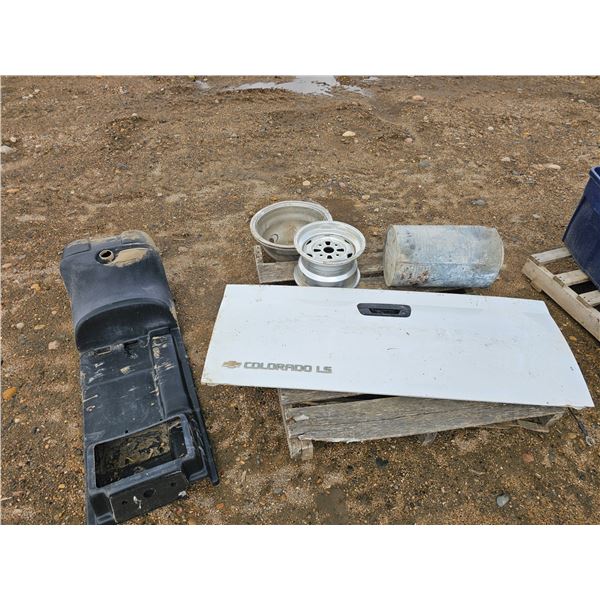 Pallot Of Misc Items