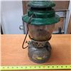 Image 1 : Vintage oil lantern