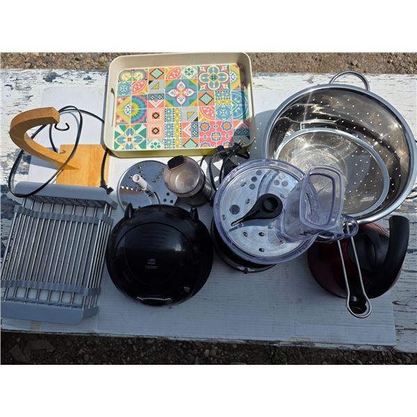 Kichtenware items, blender kettle