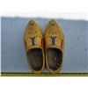 Image 3 : 1 pair of dutch shoes- 10"L