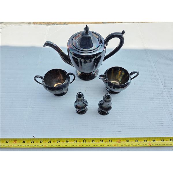 Maridor copper plated tea pot set and 2 salt and pepper shakers