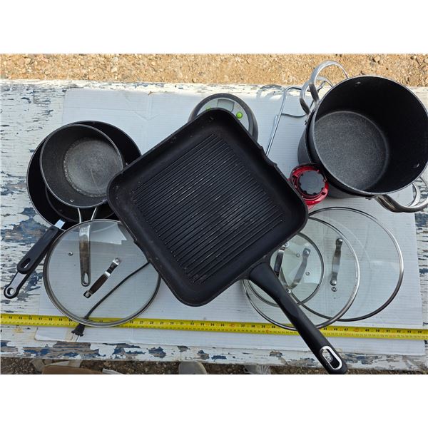 Kitchenware pots, pans, and lids