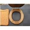 Image 2 : Wood toilet seat and cork boards