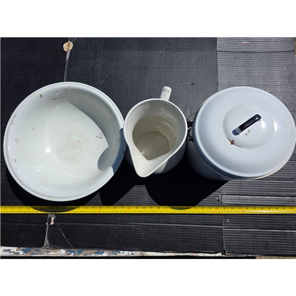 ceramic cookie jar, bowl and pitcher