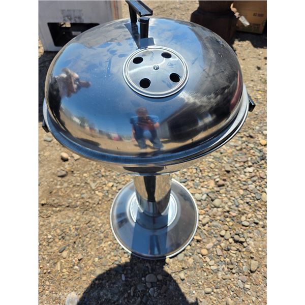 Stainless steel Charcoal grill- damaged handle