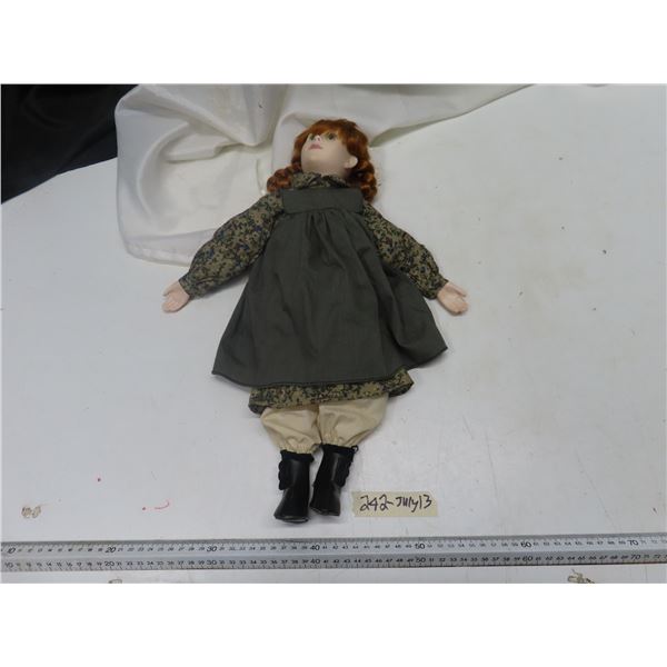 porclain arm of green gable doll