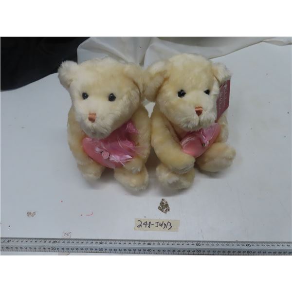 2 new stuffed valentine bears