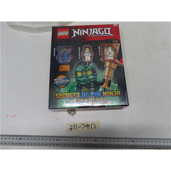 Lego ninja 2 boats + 1000 stickers