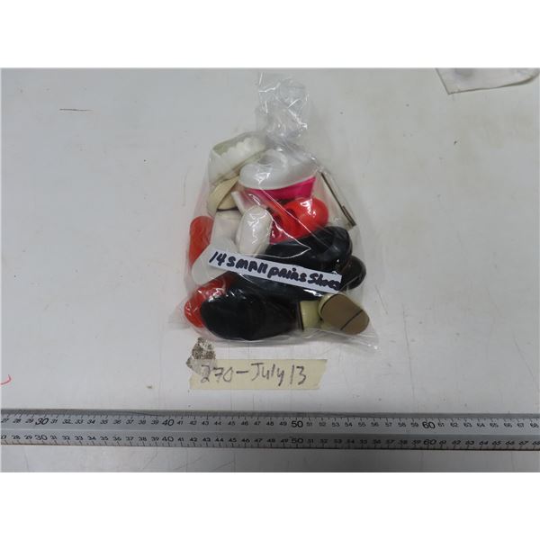 14 pairs small doll shoes