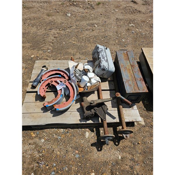 HD Truck Parts/Brake Shoes/Axles/Oil Filters/Toolbox