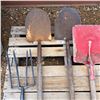Image 2 : 3 shovels and a pitch fork
