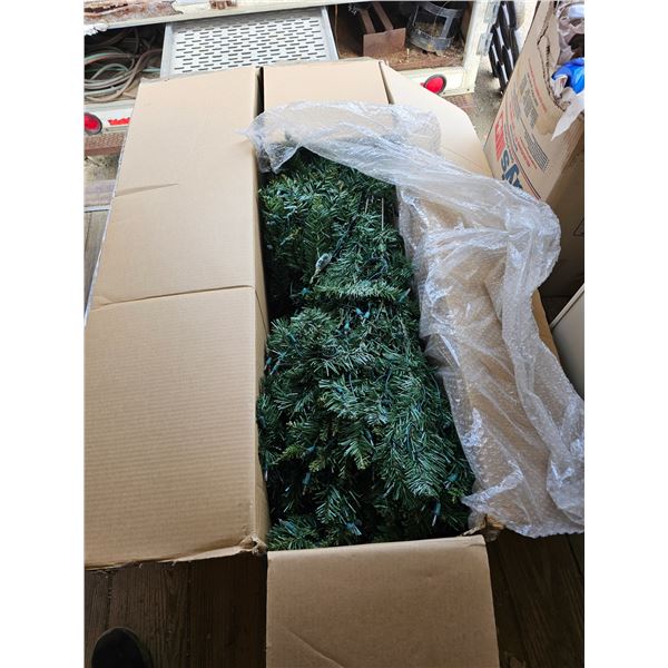 Light Up Xmas Tree - Untested