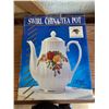Image 1 : Swirl China Tea Pot