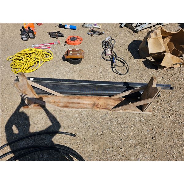 61x7.5x17.5 Wooden Bench/Soft Top Tonneau Cover