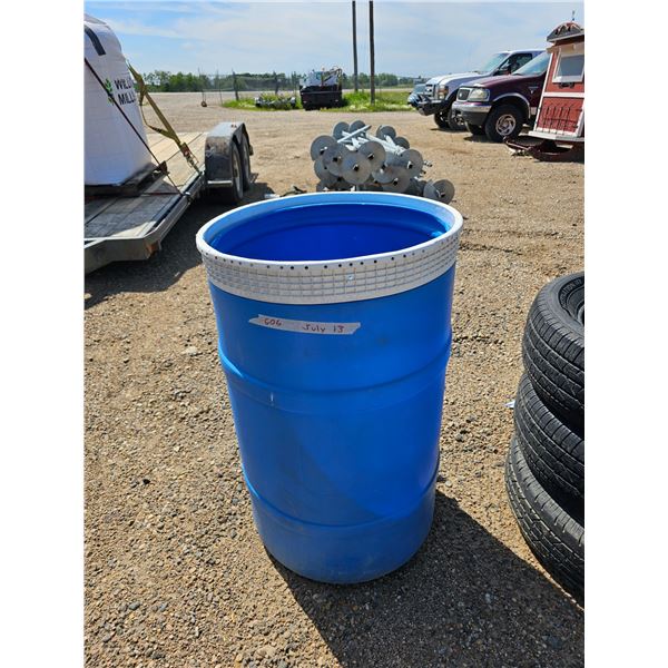 Water Barrel w/ Spout