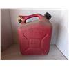 Image 2 : (2) Gas Jerry Cans (1) 10 Liters (1) 5 Liters
