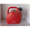 Image 3 : (2) Gas Jerry Cans (1) 10 Liters (1) 5 Liters