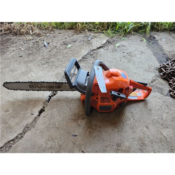 Husqvarna 440 Chainsaw- Good Compression