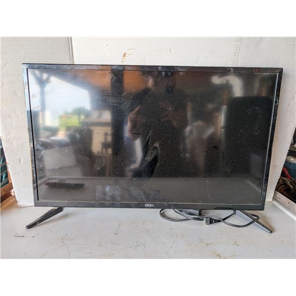 SEKI TV SC-32 HS880N 30"x17" (works w/ Remote as well)