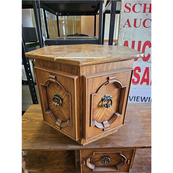 Vintage End Table - 20.5x24x19.5"