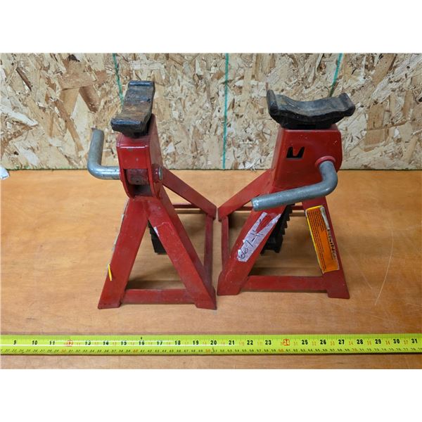 2 car jacks