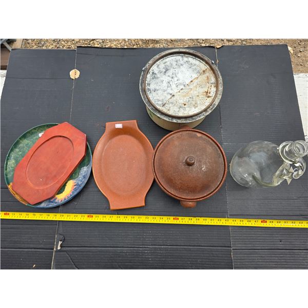 Pottery dish and wood plates