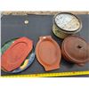 Image 2 : Pottery dish and wood plates