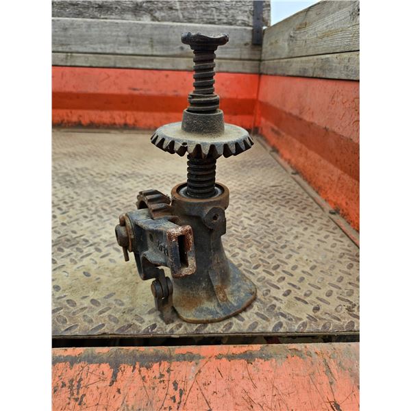 Antique Screw Jack C542