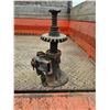 Image 1 : Antique Screw Jack C542