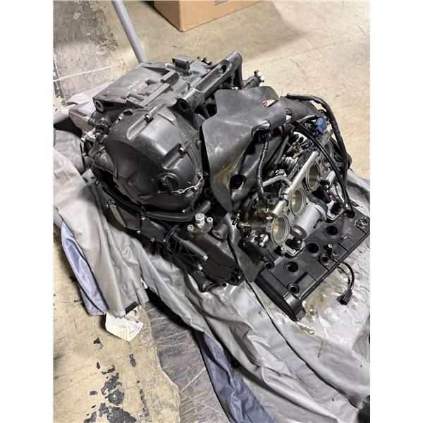 Yamaha Motorcycle Engine & Transmission w/ Woodcraft Racing Components & Dynojet Quick Shifter