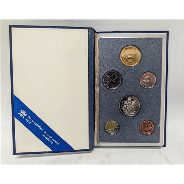 1990 SPECIMEN CANADA COIN SET IN CASE