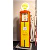 Image 5 : SHELL GAS PUMP