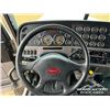 Image 11 : 2022 PETERBILT 367 TRI DRIVE SLEEPER TRUCK TRACTOR