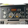Image 12 : 2022 PETERBILT 367 TRI DRIVE SLEEPER TRUCK TRACTOR