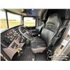 Image 7 : 2022 PETERBILT 367 TRI DRIVE SLEEPER TRUCK TRACTOR