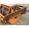Image 6 : 6 FT. PULL TYPE SMOOTH DRUM PACKER