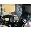 Image 10 : 2013 KENWORTH T800 TRI DRIVE SLEEPER WINCH TRACTOR