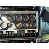 Image 24 : 2013 KENWORTH T800 TRI DRIVE SLEEPER WINCH TRACTOR