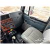 Image 10 : 2000 KENWORTH T800B T/A SLEEPER TRUCK TRACTOR