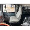Image 9 : 2000 KENWORTH T800B T/A SLEEPER TRUCK TRACTOR