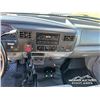 Image 11 : 2002 FORD F450 XL REGULAR CAB S/A SANDER TRUCK