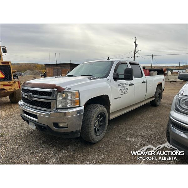 2011 CHEVROLET SILVERADO 3500HD LT CREW CAB PICKUP