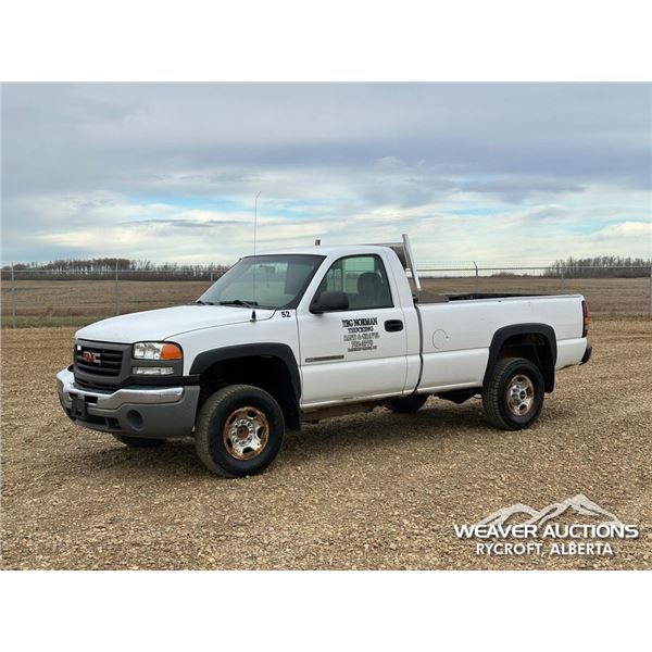 2004 GMC SIERRA 2500HD REGULAR CAB PICKUP