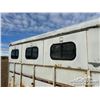 Image 25 : 1994 LOGAN T/A LIVESTOCK TRAILER