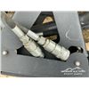 Image 8 : 86 IN. HYDRAULIC SKID STEER BLADE