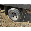 Image 30 : 1999 FORD F450 REGULAR CAB FLATBED DUALLY TRUCK