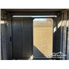 Image 15 : 2001 SOUTHLAND 24 FT. T/A LIVESTOCK TRAILER