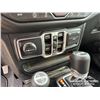 Image 20 : 2018 JEEP WRANGLER SAHARA SPORTS UTILITY VEHICLE