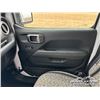 Image 9 : 2018 JEEP WRANGLER SAHARA SPORTS UTILITY VEHICLE